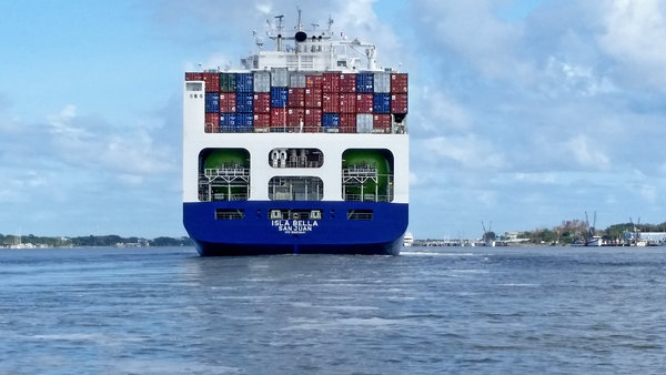 L.N.G.-powered ships like the Isla Bella, leaving Jacksonville, Fla., for San Juan, P.R., promise more efficiency.
